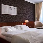 Hotel Apollo Pressburg