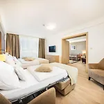 Apollo Hotel 4*