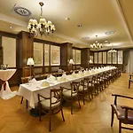 Apollo Hotel