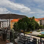 Apollo 4* Pressburg