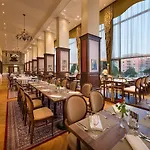 Apollo Hotel