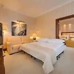 Apollo 4* Pressburg