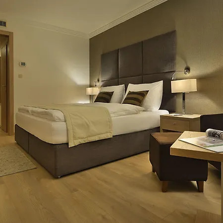 Apollo Hotel 4*