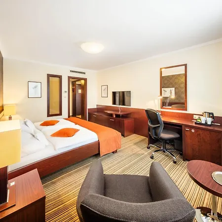 Apollo Hotell 4*