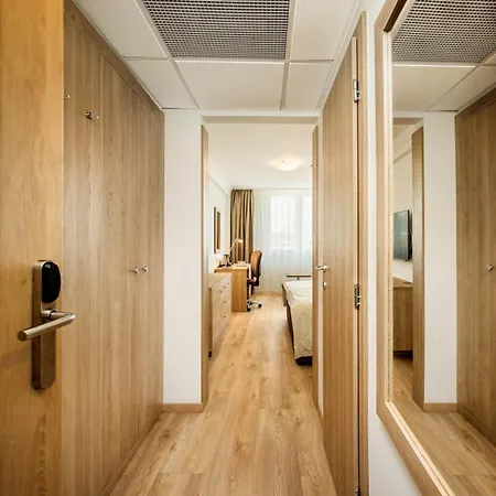 Apollo Hotell 4*