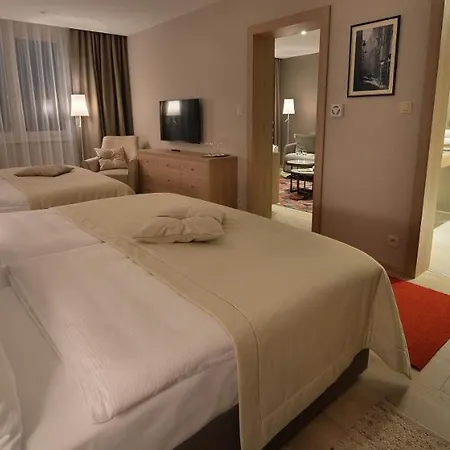 Apollo Hotell 4*